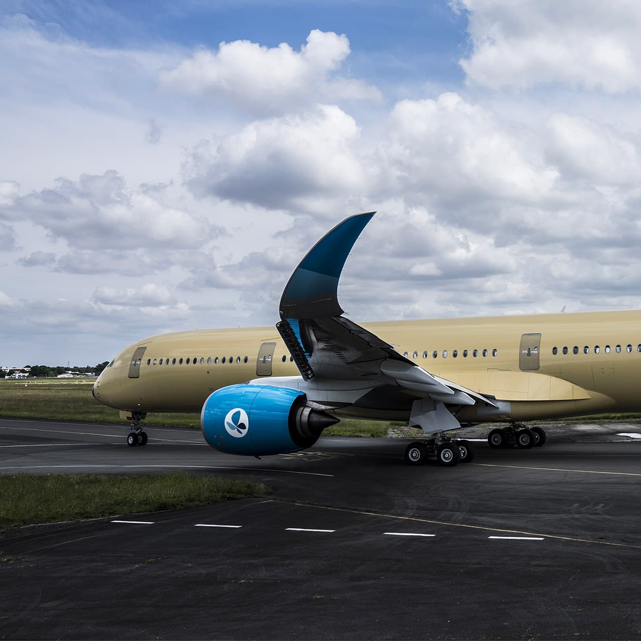 Airbus A350 en cours de transformation pour la compagnie French Bee, dans le cadre d’un projet Sabena technics